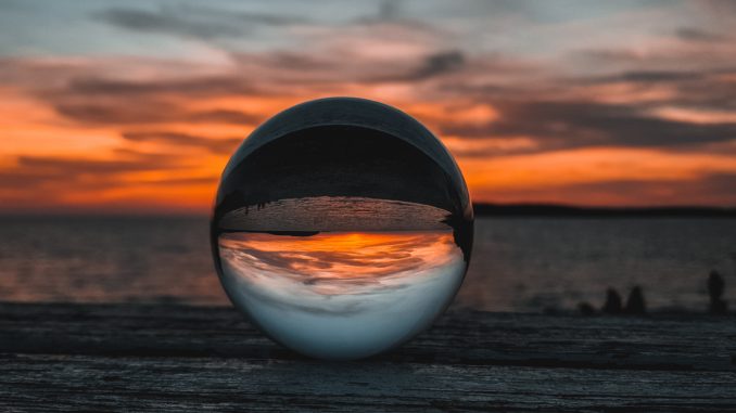 martina-maksimovic-Hm2FmT_2cH4-unsplash Crystal Ball
